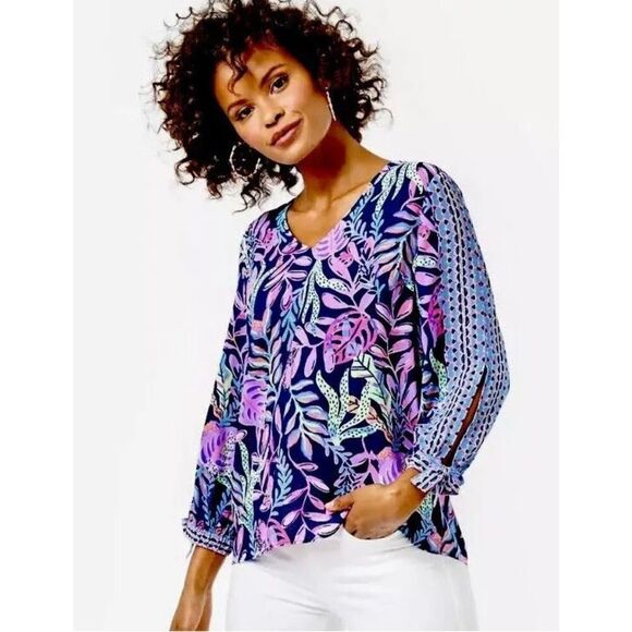 NWT Lilly Pulitzer Pamala Top Oyster Bay Navy You’ve Been Spotted XS - Picture 1 of 8